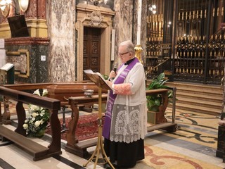 Si è tenuta nel pomeriggio di oggi la camera ardente del monsignor Nosiglia