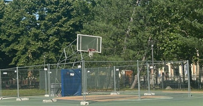 Degrado al campo di basket di piazza d'Armi Degrado al campo di basket di piazza d'Armi
