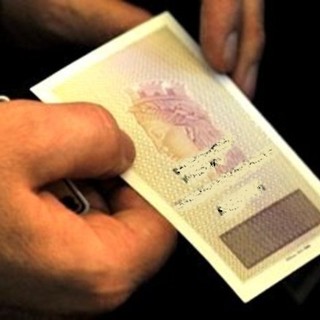 Addio carta d'identità cartacea (foto d'archivio)