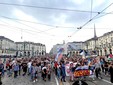 Il corteo giunto in Piazza Vittorio Veneto con migliaia di studenti, docenti e famiglie