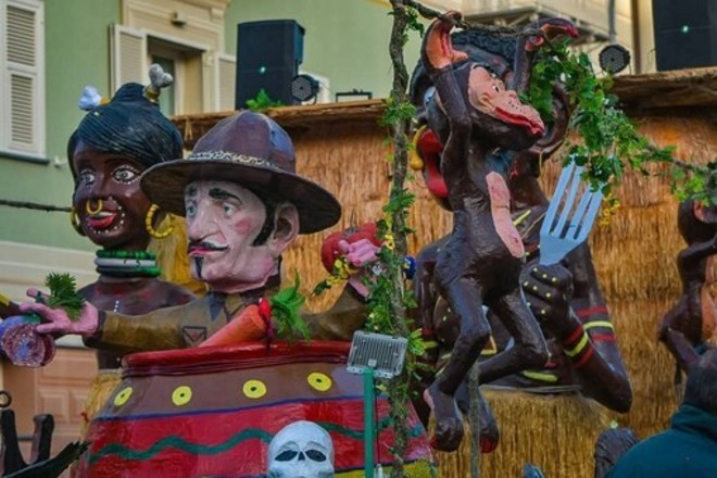 Polemica al CarnevaLoa, nel mirino il carro “C’era una volta l’Africa”: “Intendo proseguire con una denuncia per razzismo” Polemica al CarnevaLoa, nel mirino il carro “C’era una volta l’Africa”: “Intendo proseguire con una denuncia per razzismo”