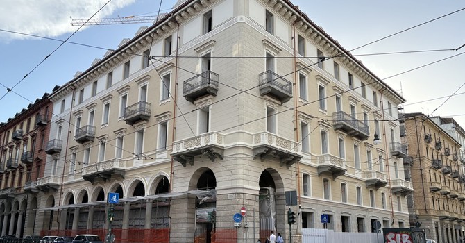 Giù i ponteggi in via Sacchi, conto alla rovescia per “Only Suites”
