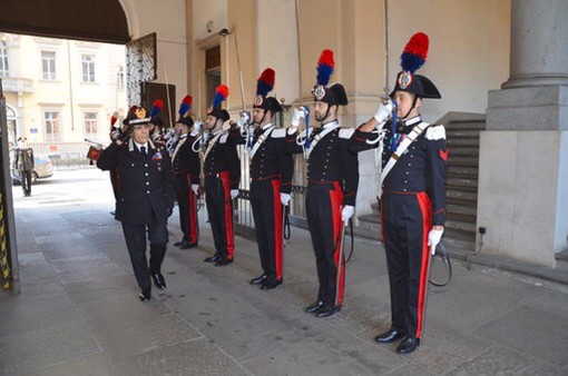 Il generale di corpo d'armata Gaetano Maruccia in visita al comando provinciale dei carabineri di Torino