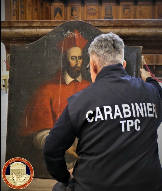 Restituito dai carabinieri un prezioso ritratto asportato dalla basilica di Vercelli Restituito dai carabinieri un prezioso ritratto asportato dalla basilica di Vercelli
