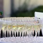 La trappola nascosta tra piatti e bicchieri, Torino lancia l’allarme nel settore catering: “Ogni weekend 30 eventi abusivi a Torino”