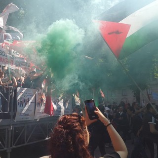 20mila in corteo per il Primo Maggio: arrivo in Piazza Solferino senza disordini [FOTO]