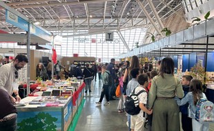 Salone del Libro preso d'assalto dagli studenti fin dal primo giorno Salone del Libro preso d'assalto dagli studenti fin dal primo giorno