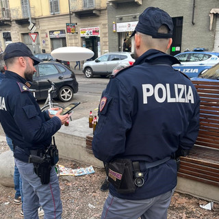 Blitz anti droga in Barriera: cocaina e crack ingurgitati per sfuggire all’arresto