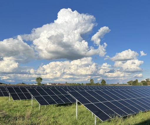 Un campo di fotovoltaico nel Torinese realizzato da Coesa Un campo di fotovoltaico nel Torinese realizzato da Coesa