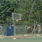 Degrado al campo di basket di piazza d'Armi Degrado al campo di basket di piazza d'Armi