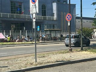 Fans in coda per il concerto di Shiva all'Inalpi arena