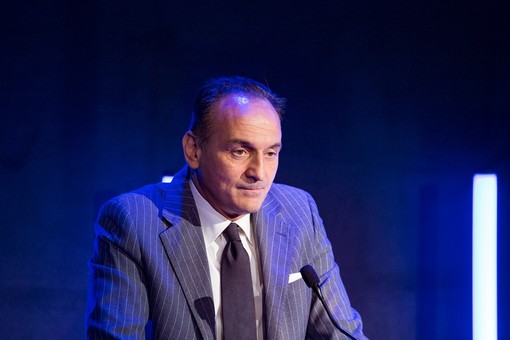 Olimpiadi, il 'sagrin' di Cirio: Torino vuole il pattinaggio, ma lo spettro è un olandese volante