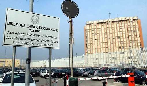 Carceri, sequestrati a Torino due smartphone a detenuti stranieri Carceri, sequestrati a Torino due smartphone a detenuti stranieri