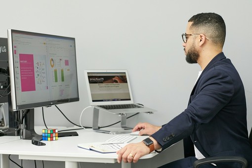 Quando delegare è una strategia: il valore della consulenza nella trasformazione digitale
