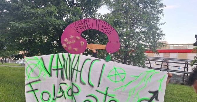 Contestazioni alla presenza di Vannacci a Torino