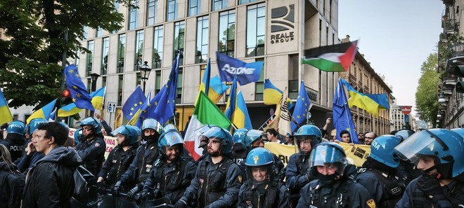 Momenti di tensione durante il corteo