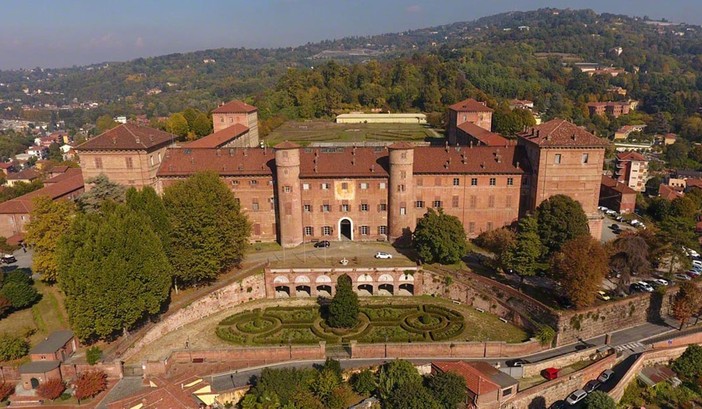 &quot;Borse e borsette&quot;: al castello di Moncalieri una mostra che abbina storia e glamour
