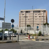 Notte di protesta e proposta al Lorusso e Cutugno, al via la maratona oratoria contro l'emergenza carceri Notte di protesta e proposta al Lorusso e Cutugno, al via la maratona oratoria contro l'emergenza carceri