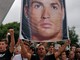 &quot;O Ronaldo portaci la Champions&quot;: tifosi in delirio per CR7. Alle 13 terminate le visite mediche (FOTO e VIDEO)