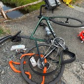 Lanzo Torinese, ciclisti investiti da un automobilista dopo una lite: un ferito è grave Lanzo Torinese, ciclisti investiti da un automobilista dopo una lite: un ferito è grave