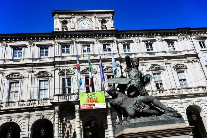 Derivati, il Comune di Torino trova l'intesa con JP Morgan: "Messi in sicurezza i bilanci futuri" Derivati, il Comune di Torino trova l'intesa con JP Morgan: "Messi in sicurezza i bilanci futuri"
