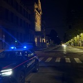 Tentano di rubare tra le auto parcheggiate: scoperti e arrestati Tentano di rubare tra le auto parcheggiate: scoperti e arrestati