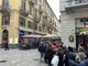 &quot;Con Mollica o Senza&quot; apre a Torino: code infinite per i primi panini “virali” [FOTO E VIDEO]