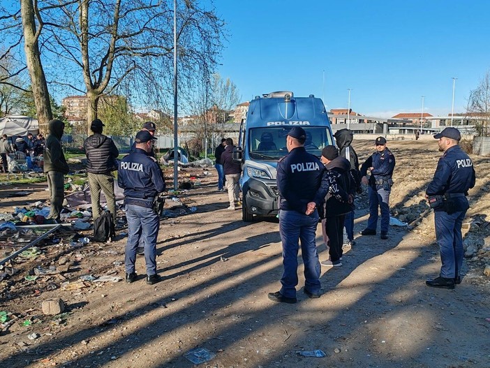 Controlli da parte delle forze dell'ordine a Torino