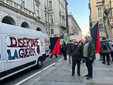 Corteo antimilitarista davanti al Comune di Torino