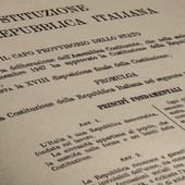 Pino Torinese regala la Costituzione ai neo 18enni per la Festa della Repubblica Pino Torinese regala la Costituzione ai neo 18enni per la Festa della Repubblica