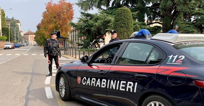 Pino, si finge Carabiniere per truffare una donna: arrestato dai militari