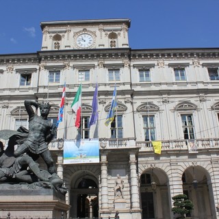 Secondo la Uil mancano almeno 2400 dipendenti al Comune di Torino