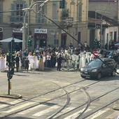 Matrimonio con carrozza e cavalli in corso Giulio Cesare