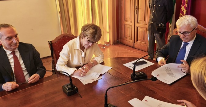 Rafforzata la sicurezza informatica all'Università grazie all'intesa con la Questura Rafforzata la sicurezza informatica all'Università grazie all'intesa con la Questura