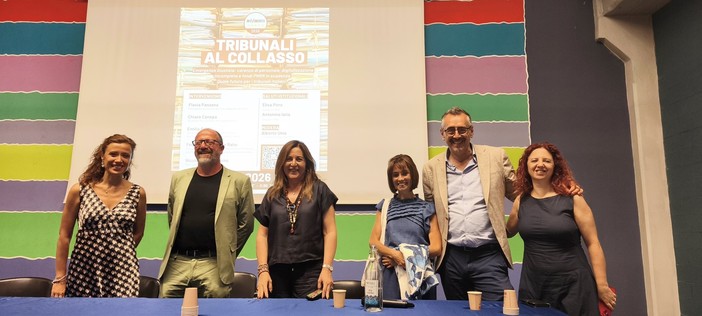 Un momento dell'incontro organizzato da M5S e Gruppo Abele Un momento dell'incontro organizzato da M5S e Gruppo Abele