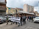 I cittadini sfilano per le vie di Nizza Millefonti per dire "no" al centro d’accoglienza I cittadini sfilano per le vie di Nizza Millefonti per dire "no" al centro d’accoglienza
