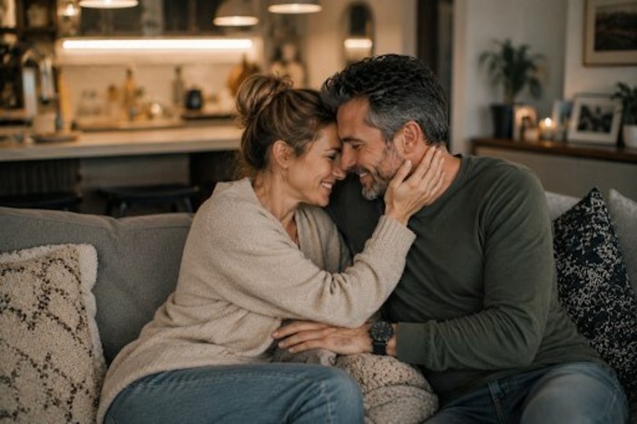 Come ravvivare l’intimità nella coppia quando tutto diventa prevedibile