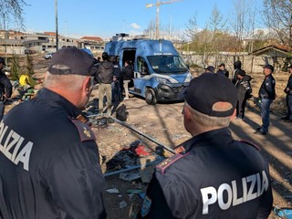 Controlli da parte delle forze dell'ordine a Torino