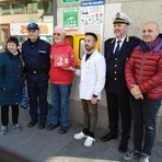 Ricollocato al suo posto il defibrillatore rubato (per l'ennesima volta) questa estate Ricollocato al suo posto il defibrillatore rubato (per l'ennesima volta) questa estate