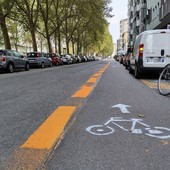 Disegnata una ciclabile in corso Novara: Fridays For Future torna a contestare Salvini sul nuovo Codice della Strada