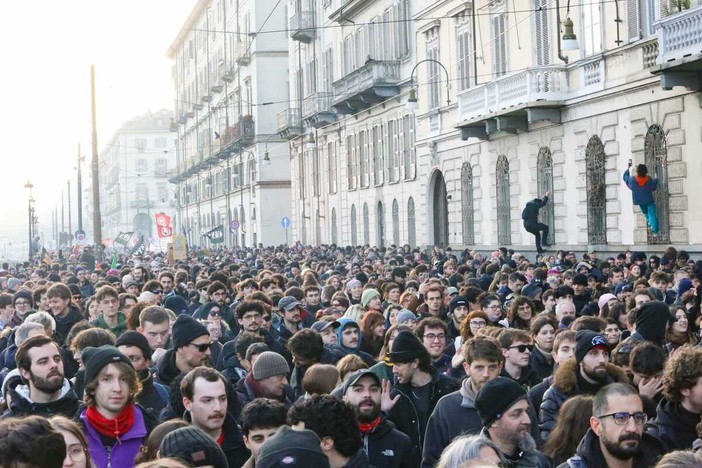 Corteo pro Askatasuna lungo il Po
