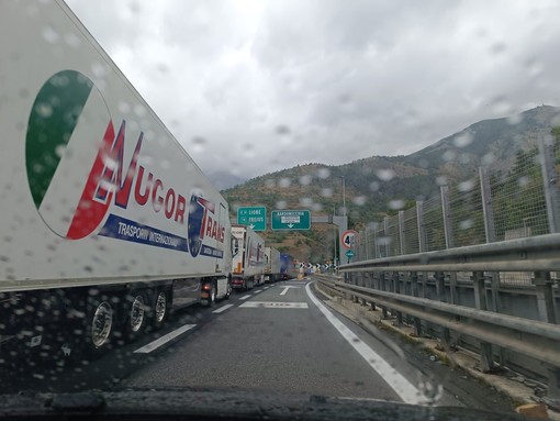 Al Frejus code fino a 2 ore per chi va in Francia, Uncem: &quot;Cartelli più chiari per uscita Bardonecchia&quot;