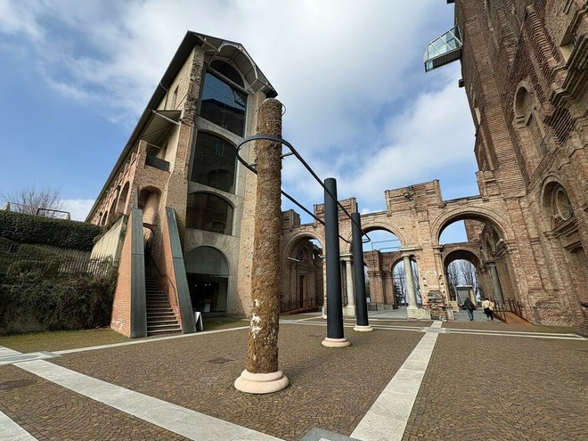 Primavera al Castello di Rivoli: l'omaggio ai 90 anni di Griffa, i ritratti di Lanfranco e il riallestimento sull'Arte Povera Primavera al Castello di Rivoli: l'omaggio ai 90 anni di Griffa, i ritratti di Lanfranco e il riallestimento sull'Arte Povera