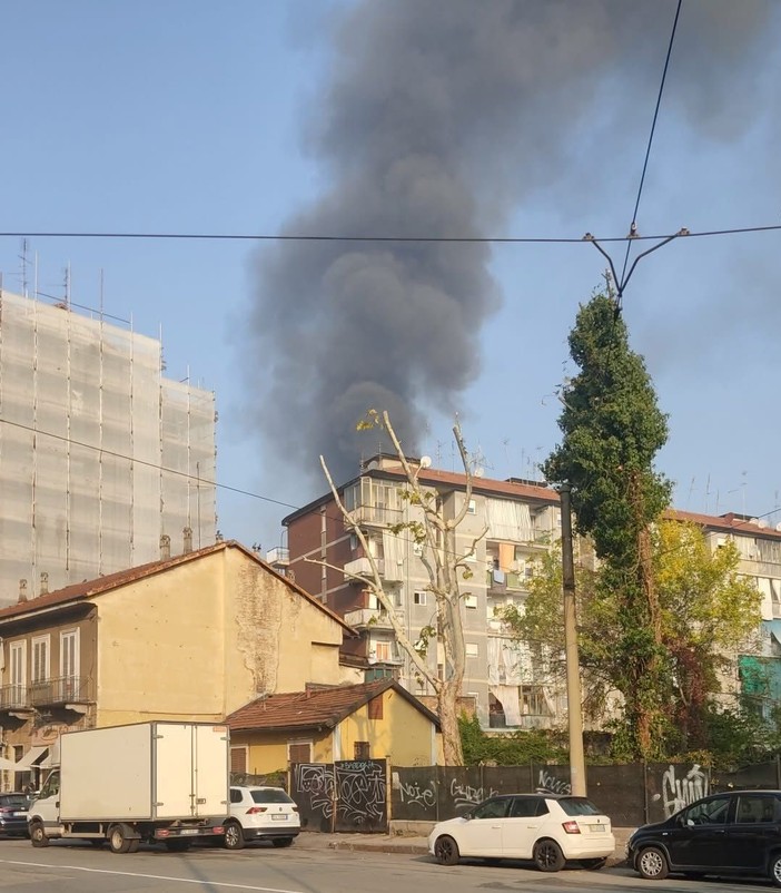 L'incendio divampato nei locali in strada della Pronda 19