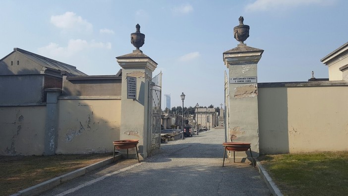 Razzie al cimitero di Moncalieri, il Comune rafforza i controlli con la Polizia locale Razzie al cimitero di Moncalieri, il Comune rafforza i controlli con la Polizia locale