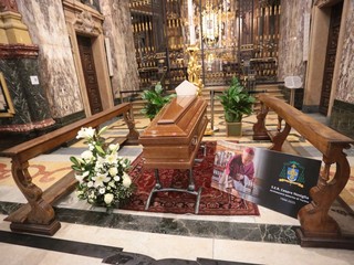 Si è tenuta nel pomeriggio di oggi la camera ardente del monsignor Nosiglia