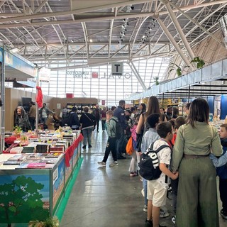 Salone del Libro preso d'assalto dagli studenti fin dal primo giorno