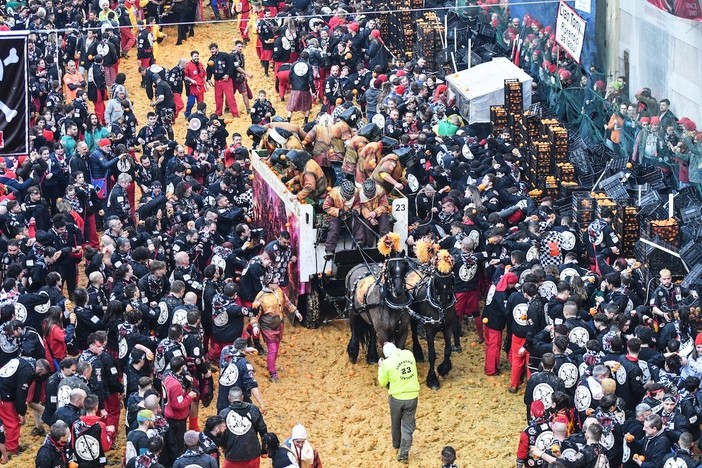 Il compost dello Storico Carnevale di Ivrea alla 3 giorni per il giardino di Masino