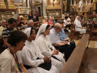 Si è tenuta nel pomeriggio di oggi la camera ardente del monsignor Nosiglia