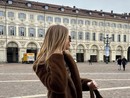 Chiara Ferragni a Torino: tramezzino dal Cambio e scatto in piazza San Carlo